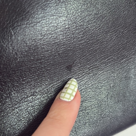 Vintage Gucci Heavy Chain Black Leather Shoulder Bag from Saks Fifth Avenue - Picture 11 of 12